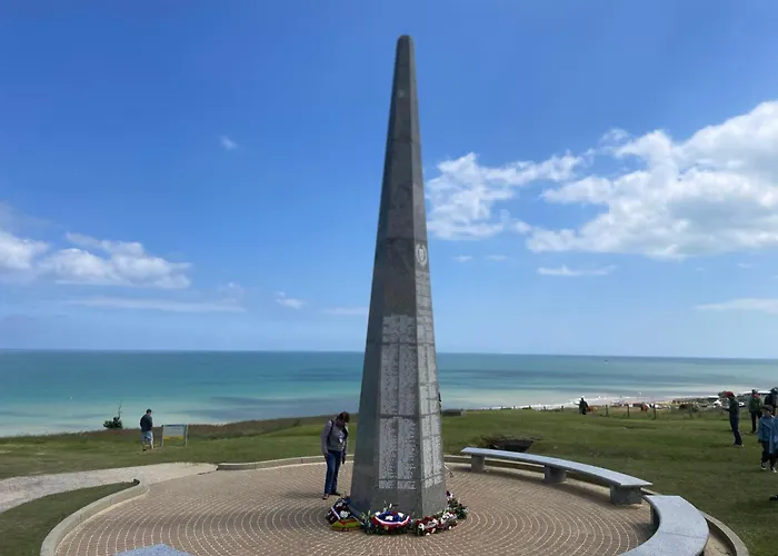 Le Nid Dhistoire Avec Vue Sur La Cathedrale