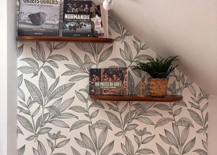 Le Nid Dhistoire Avec Vue Sur La Cathedrale Bayeux