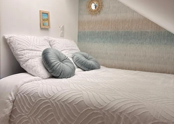 Le Nid Dhistoire Avec Vue Sur La Cathédrale * Bayeux